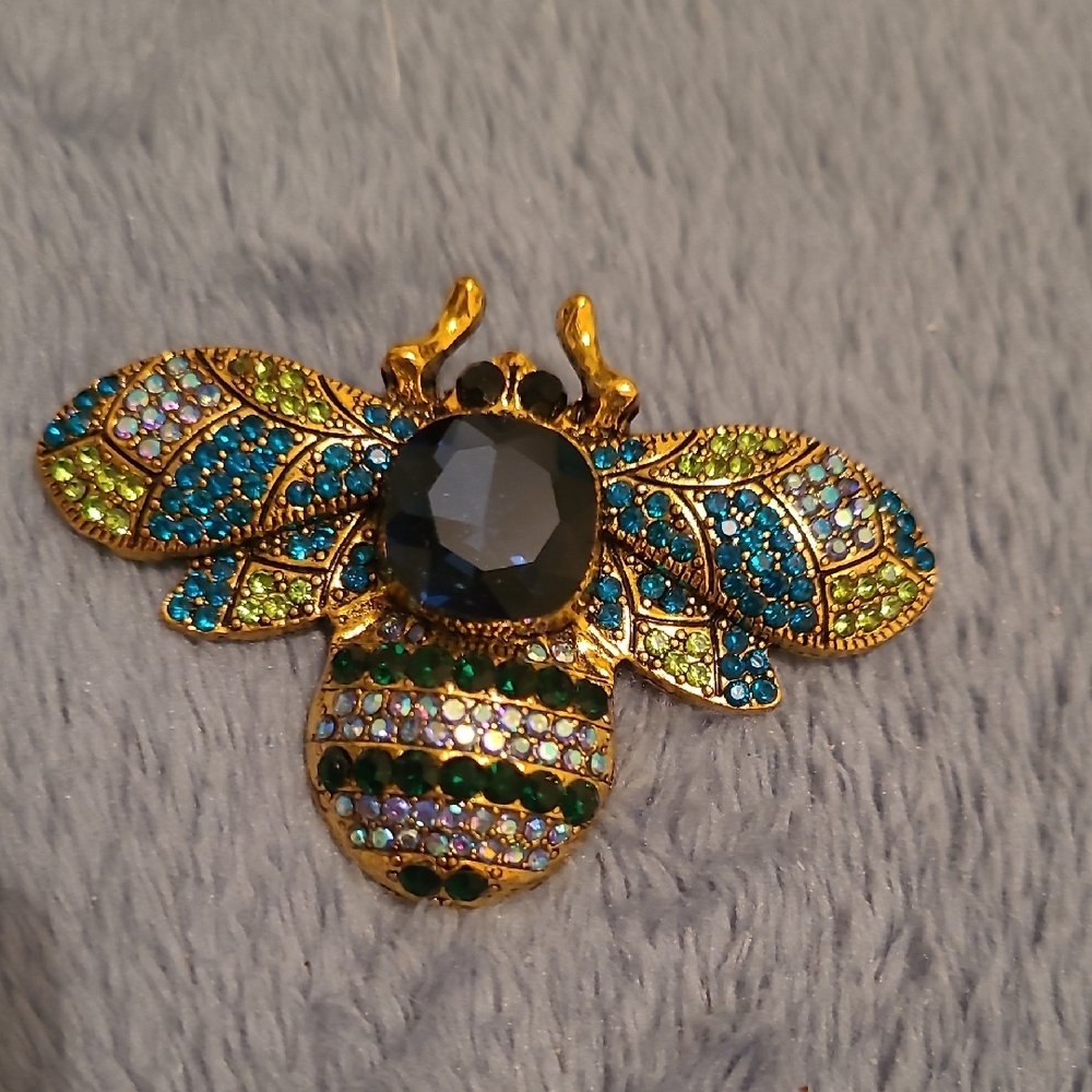 Elegant New Goldtone Blue and Green Bee Brooch